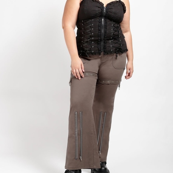 TRIPP NYC CURVE SUPER ZIPPER EYELET PANT OLIVE Plus size 14 new with tags - Picture 10 of 10